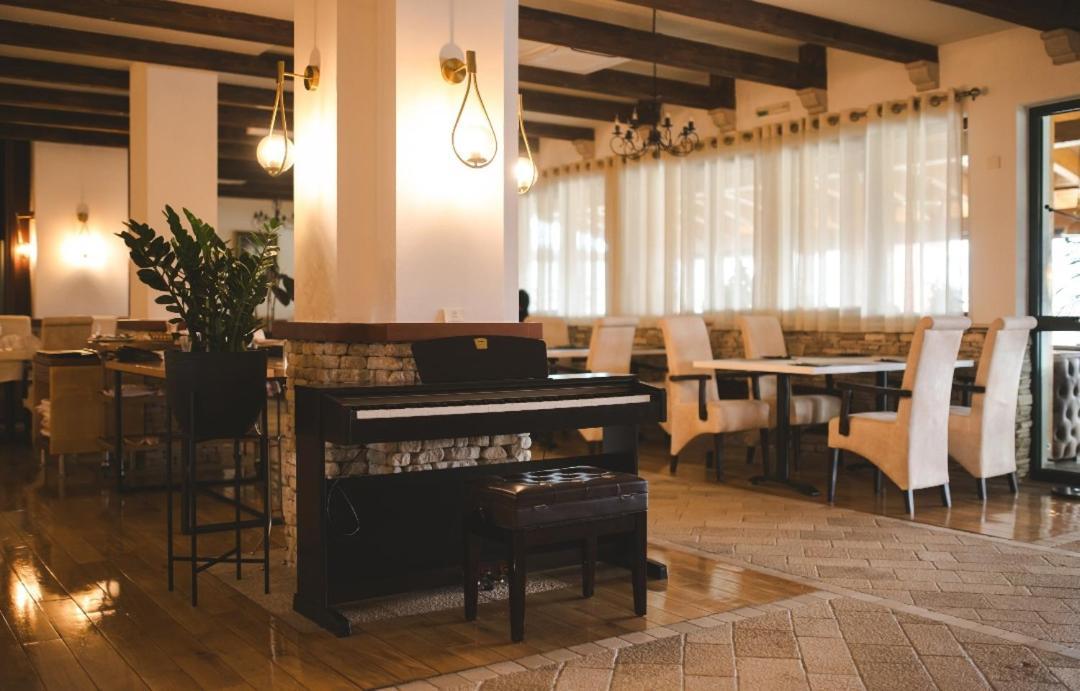 Hotel Marshal Nikšić Eksteriør billede